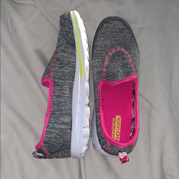 Shoes - Picture 2 of 4